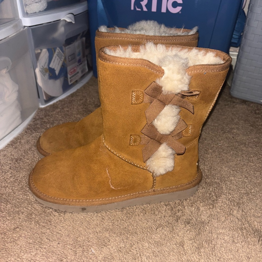 UGG Chestnut Ankle Boots with Shearling